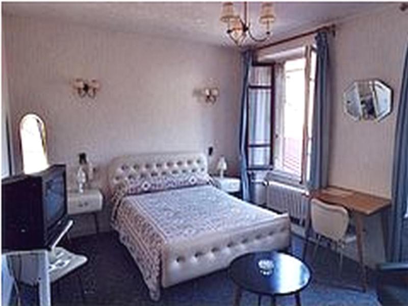 Hôtel de Paris Poligny  Quarto foto