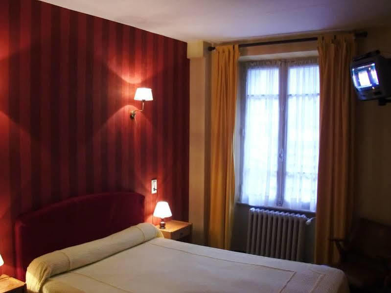 Hôtel de Paris Poligny  Exterior foto